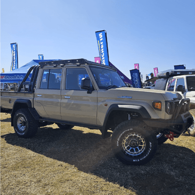 Hátsó terepjáró csomagtartó Toyota Land Cruiser 79 dupá kabinos – overlanding rack